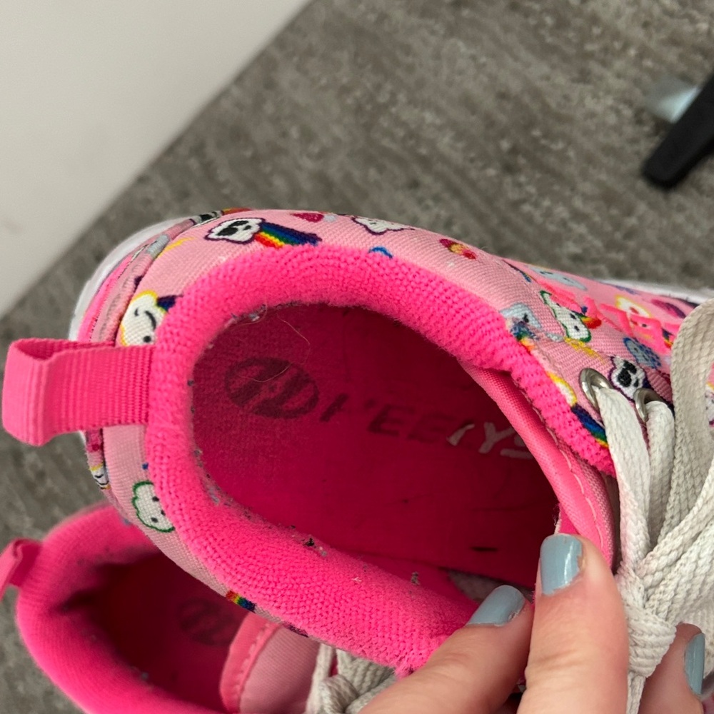 Heelys Pink and White Kids Sneakers with Fun Patterns - Picture 2 of 6